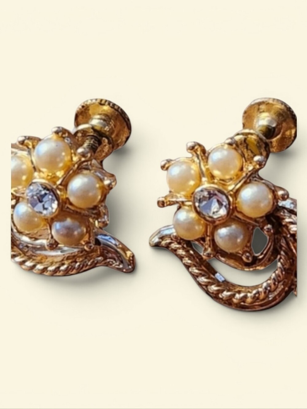 Vintage Coro Faux Pearl Rhinestone Flower Screw Back Earrings